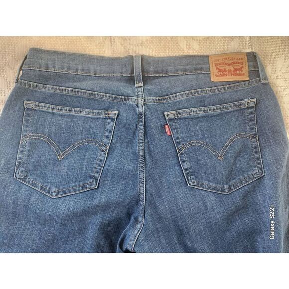 52 Levi's boyfriend distressed ankle jeans - Picture 4 of 10